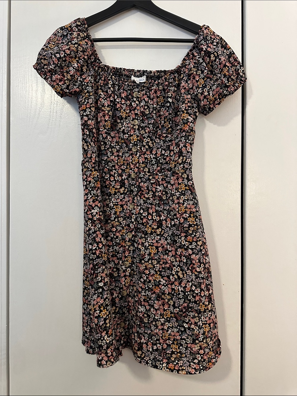 bailey blue Black Floral Smocked Puff-Sleeve Mini Dress